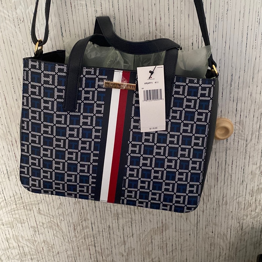 *NEW* Striped Tommy Hilfiger purse